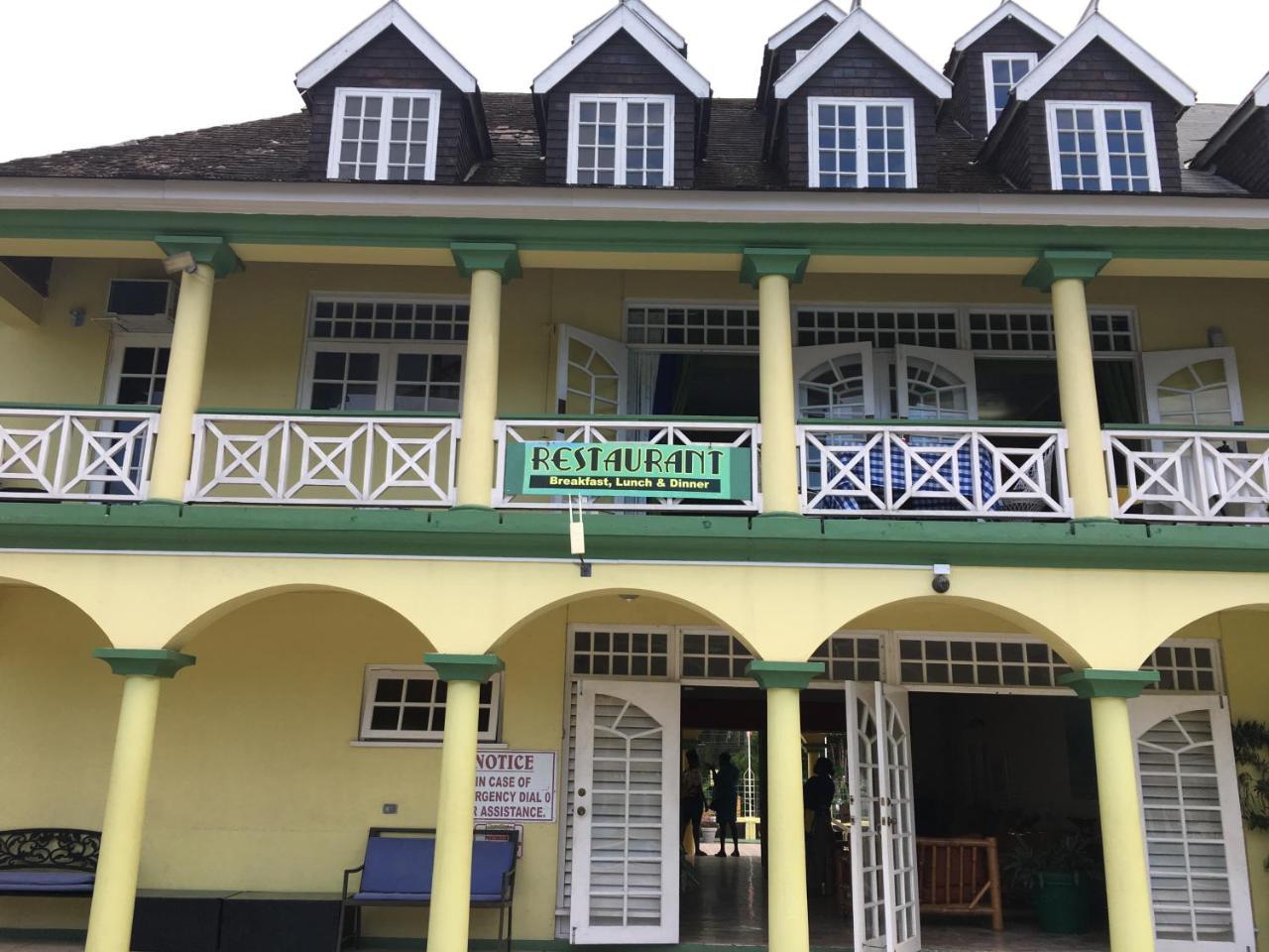 Castle By The Shore Ocho Rios Bagian luar foto